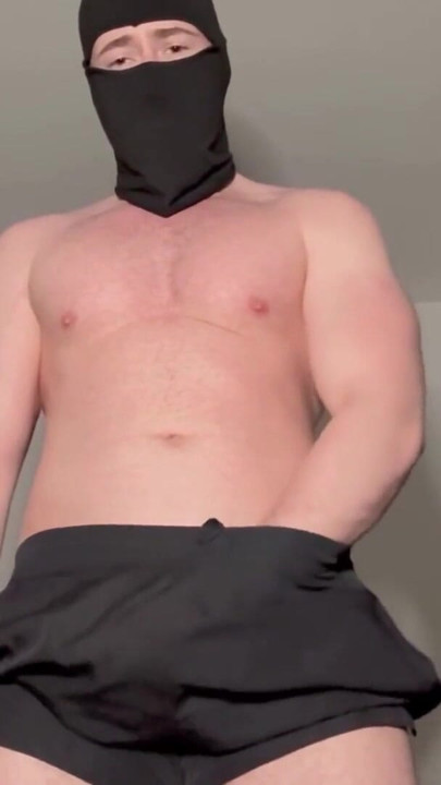 흑인 아디다스 반바지를 통해 자지를 따먹는 근육질의 아빠 - PhantomGentX | 클립 2