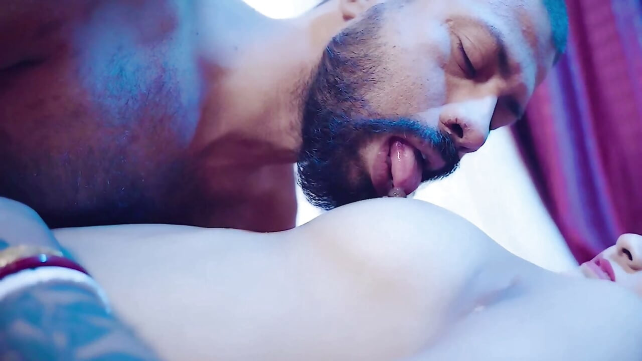 Desi tharki vakil ne sundar ladki ke sath bat karne ke bahane sex kar diya full movie
