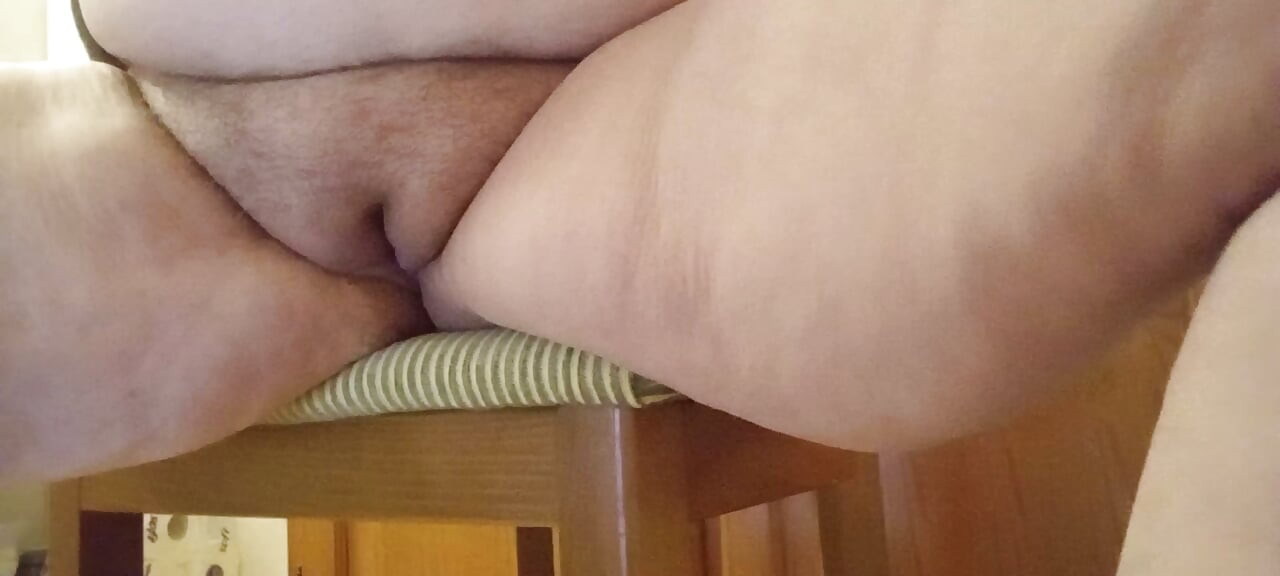 Thick 53-year-old amateur shaves her hairy pussy close-up - Part 3