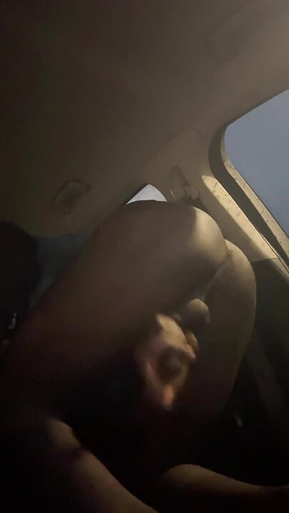 Mengadakan sesi melancap yang menyeronokkan di dalam kereta da di luar menyebabkan saya bosan dengan merokok