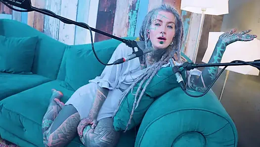 Aku ngomongin tentang aku - isolasi - asmr podcast sfw lagi ngomongin cewek gotik bertato rambut gimbal