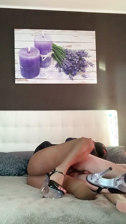 다른 남자의 엉덩이를 거대한 흑인 대물 자지로 보지로 바꾸는 Aylla Gattina