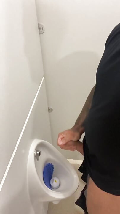 Bathroom Piss and Jerk