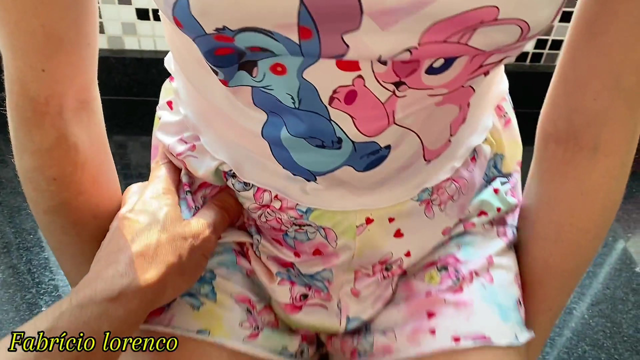 エッチな18歳の連れ子のお尻を朝食として食べちゃいました!