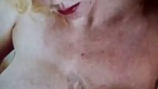 Leanne Lovelace boşalıyor 2