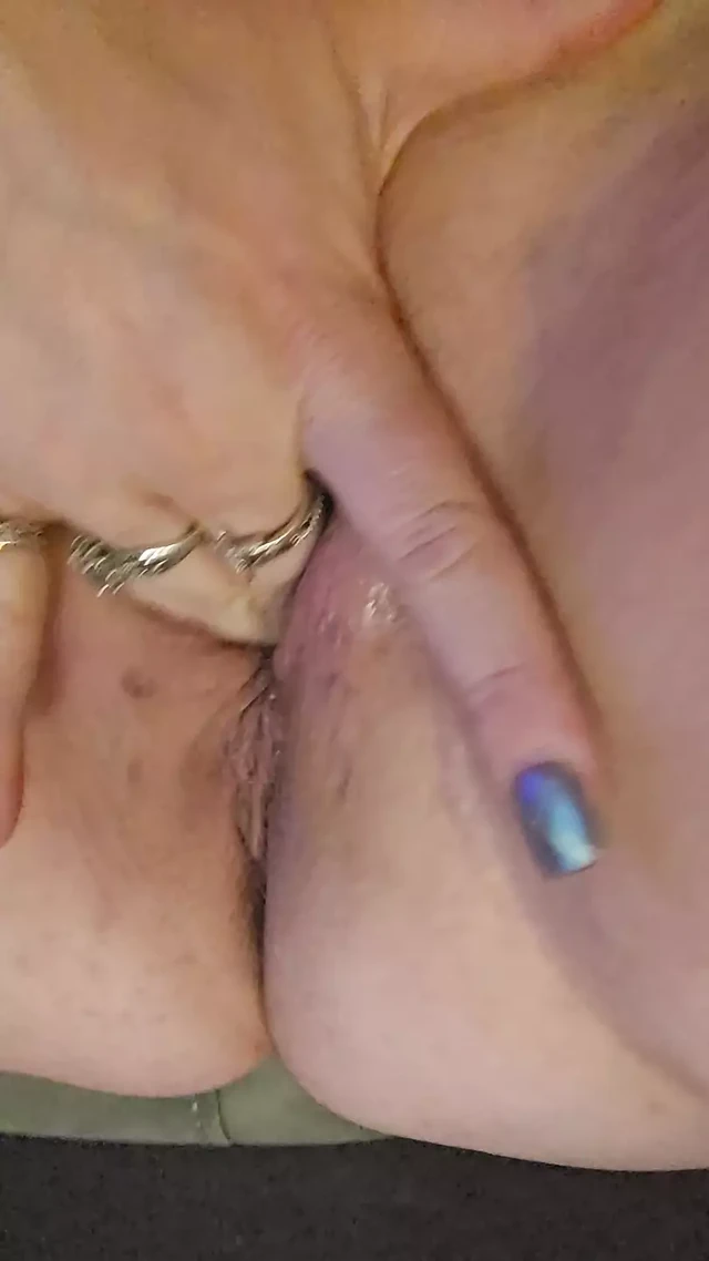 Close up pussy fuck rabbit vibe