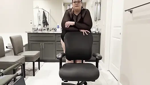 İç çamaşırlı luxe: tombul cenneti sıkı sandalye azdırma (wmv)