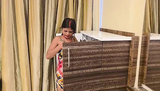 Desi Indian House wife ko husband ne baathroom main bahut pela
