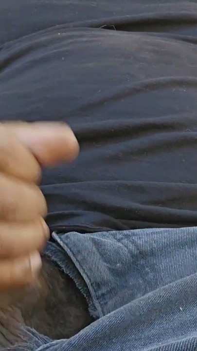 Mechanic relieves himself with ripped jeans | Clip 1