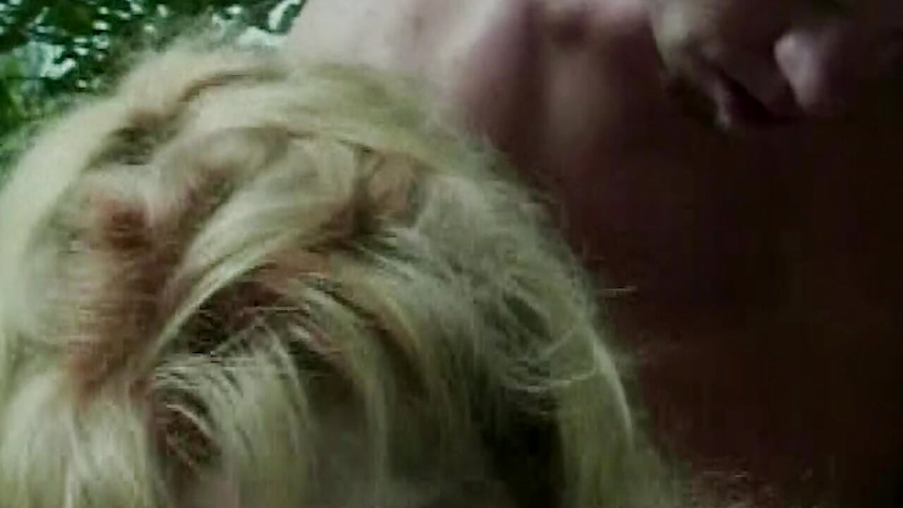 tabuloses Spiel geht völlig ab auf dem Campus (18+) bis zum