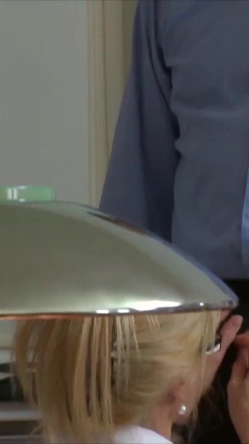 Das Jobangebot, MILF macht alles | Clip 1