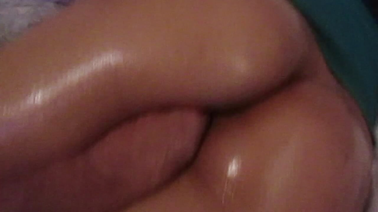Arab MILF Fisting