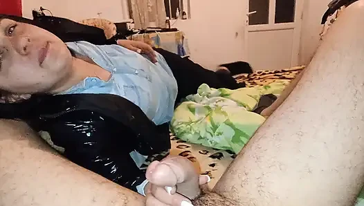 Saya pulang dan mengisap penis pacar saya dan menelan semuanya