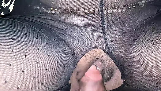 Onu sıkı kesiyorum ve totosunu sikiyorum