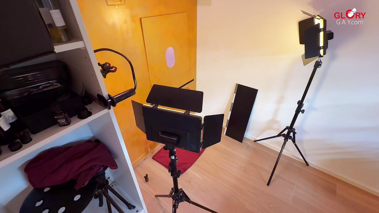 Gloryhole Cum Distance Challenge: How Far Will This 20yo Really Shoot?