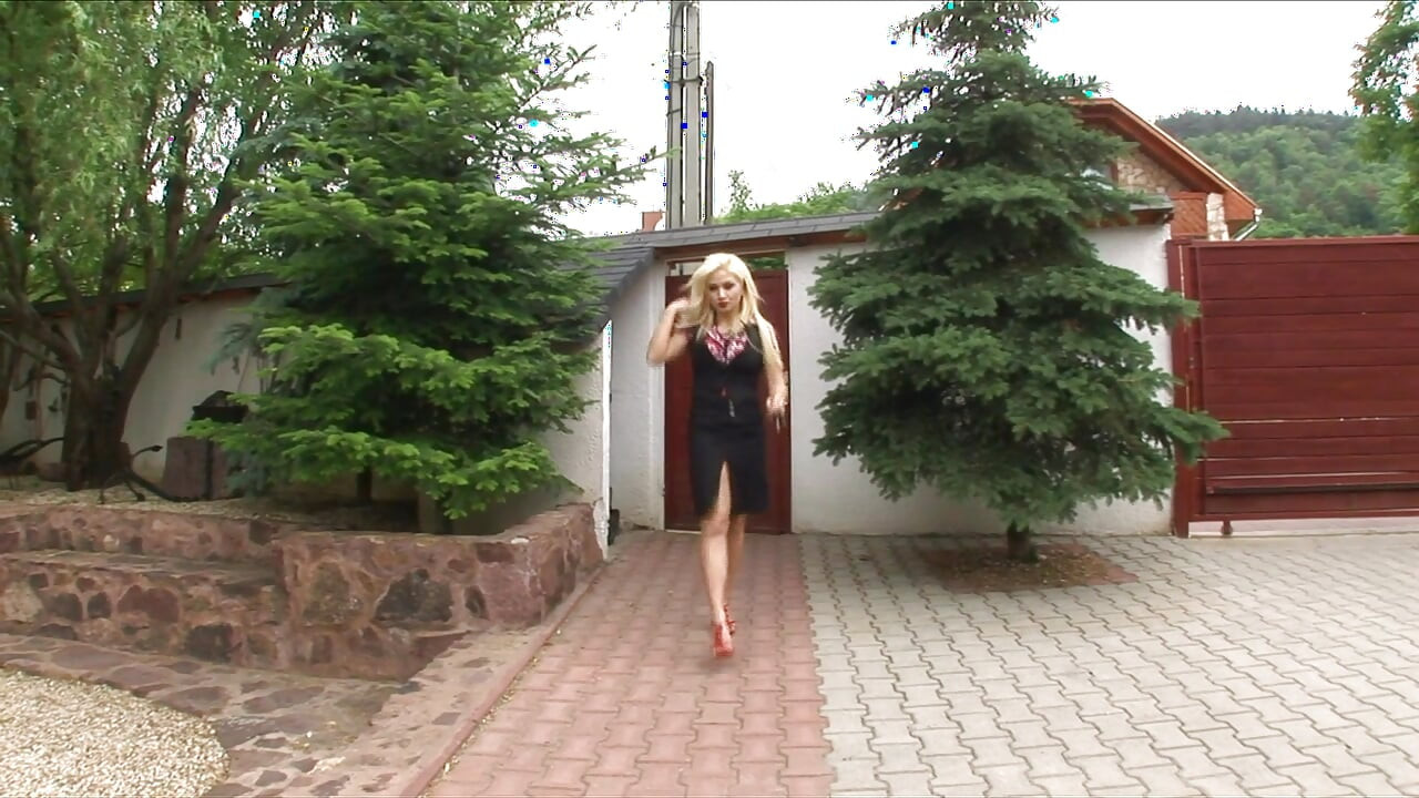 내 더러운 새엄마! 다른 2명과 하드코어 섹스, 밀프는 멈출 수 없다!