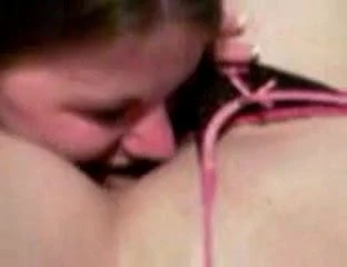 Homemade Lesbian Eatting Pussy