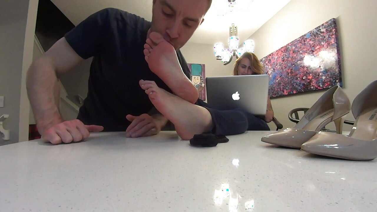 World's Greatest Secretary: Working on My Laptop While He Worship My Soft Plump Wrinkled Soles