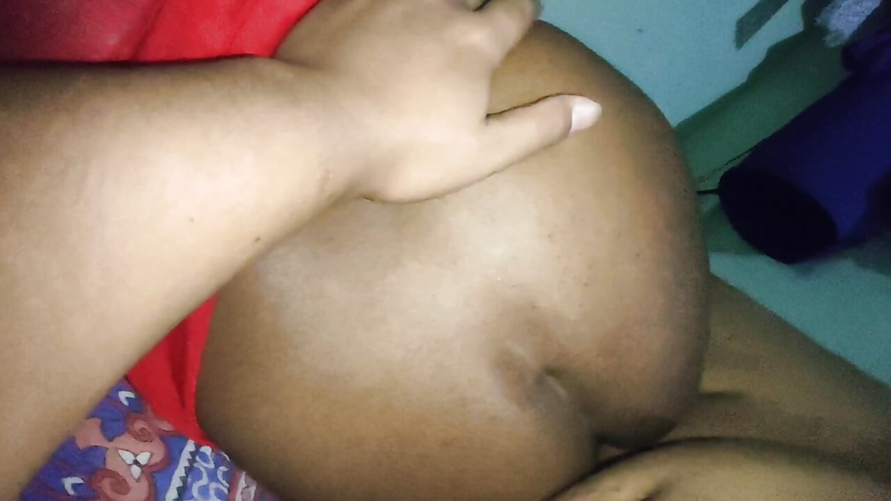 Mera bhabhi mujhe daily chotne deta hai