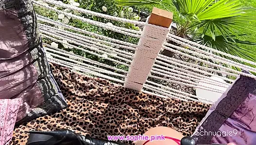 Kencan seks anal Sophie - pantatku dicrot sperma hangat!