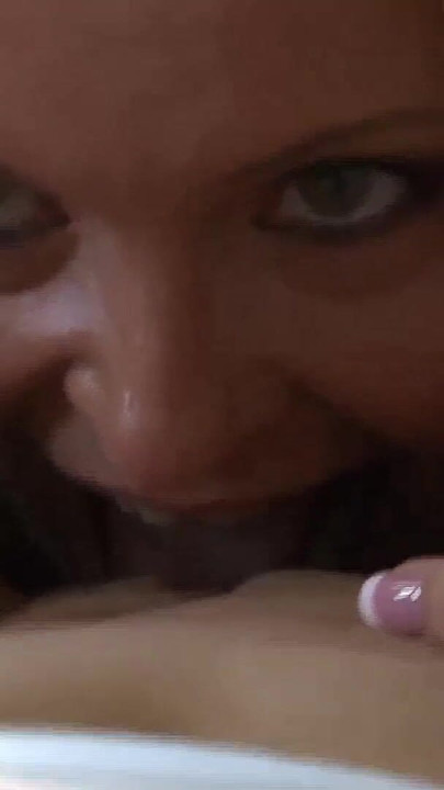 Maya Divine se une al video de rubia tetona (seducida por mami) | Clip 2