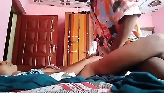 Asiatisches teen fickt mit ihrem stiefbruder