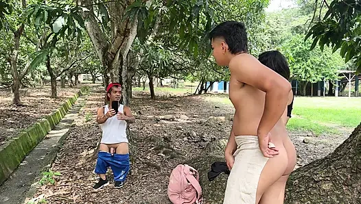 Moans in the woods: I saw a couple giving each other a hard OUTDOORS and I masturbated while recording