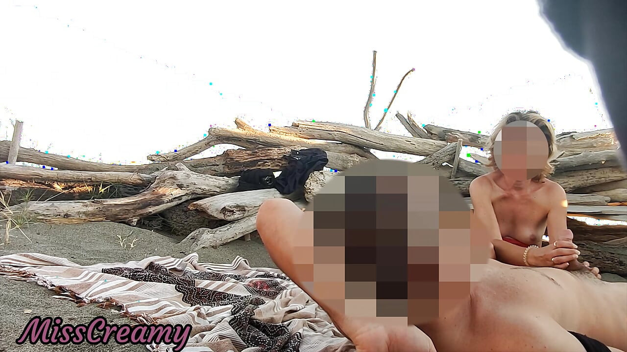 Outdoor Flashing in Nude Beach Sucking and Cumshot of Big Cock in Front of Everyone - Misscreamy