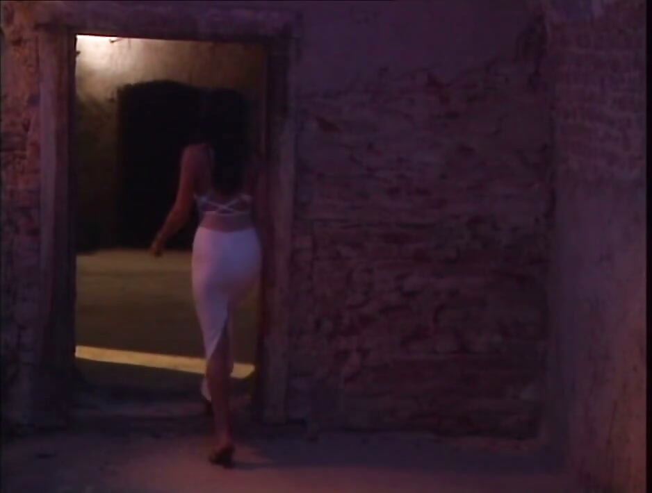 Blonde Hot MILF Seduced a Black Man Before She Suck a Monster Cock