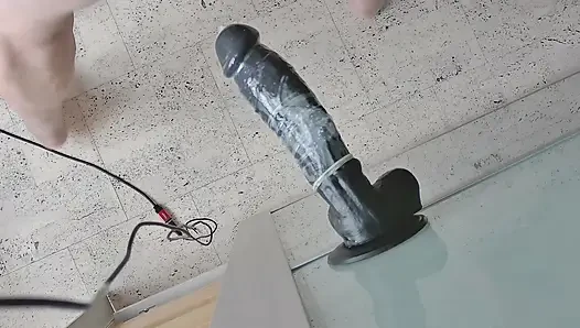 Wrecked my ass with a 5.5 cm dildo.