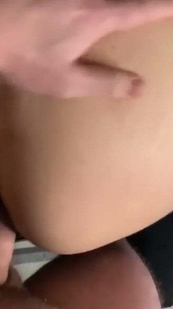 Käftande ögonblick från "POV Titta på mig prova Leggings och bli täckt av sperma"