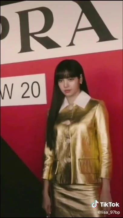 Lisa manoban sexy