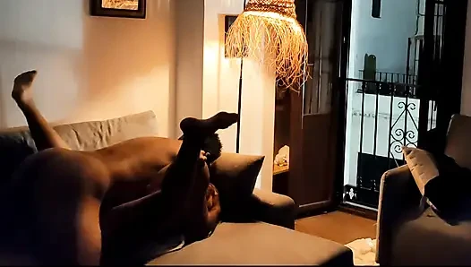 Açık pencerede sikişiyor - bölüm 2