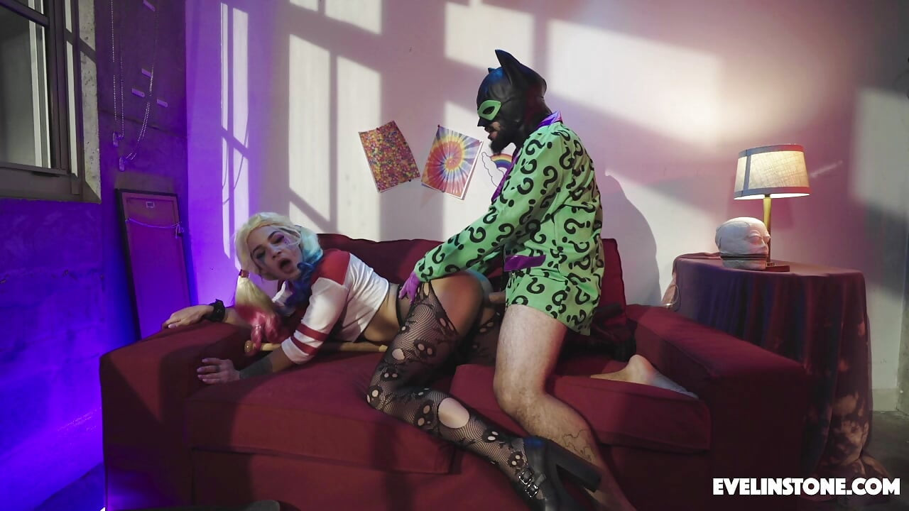 Harley Quinn Cosplay Facial Fuck Defeat