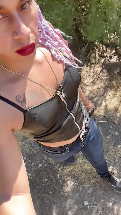 Tsjade Cums Again Outdoors