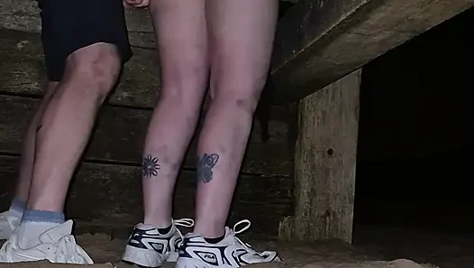 Ich Habe Papis Freund Bei Einem Strandspaziergang Spät in Der Nacht Gefickt