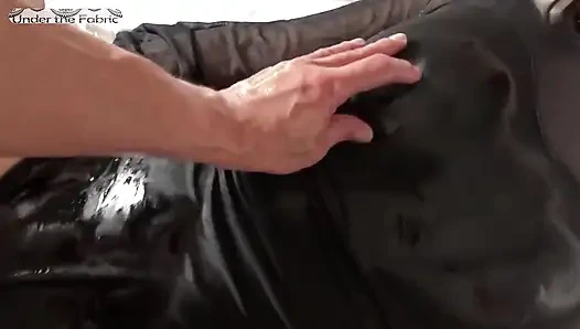 Saf amatör karşılaşma. Uzun boylu ofis hanımı ve yaşlı bir adam riskli, sınırsız bir buluşmayı paylaşıyor