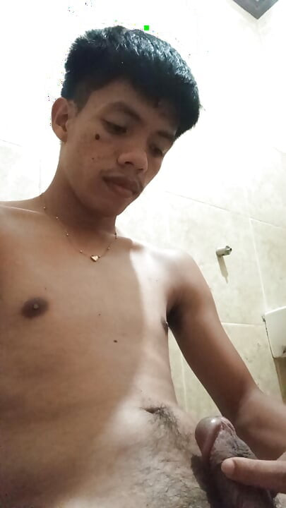 Jameson’s Steamy Solo Shower Wank & Explosive Cumshot
