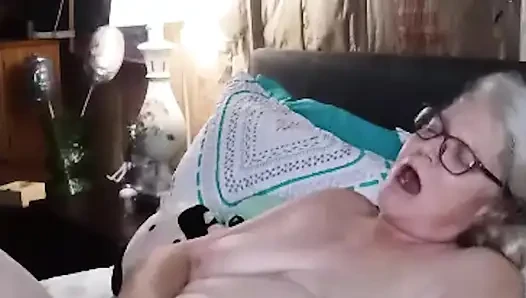 Sexy BBW Does Some Naked Yoga Then Jacks Off!