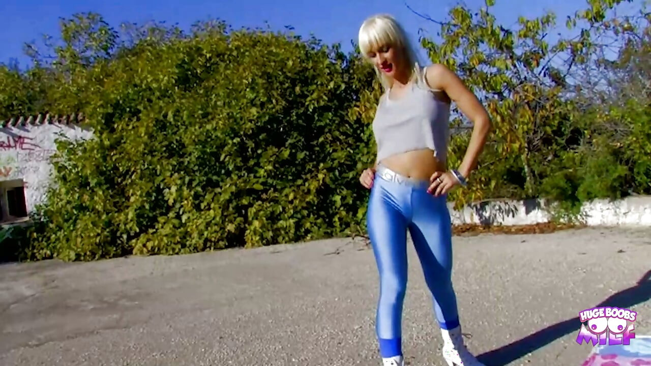 A blonde works out and bumped into a stud who fucked her on the spot.