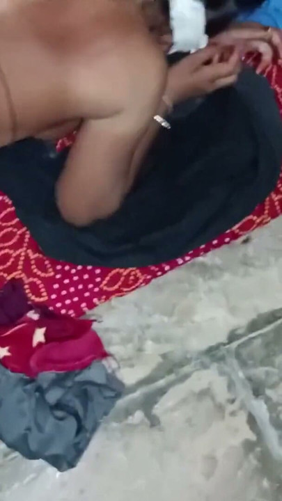 Ek bistar per Meri sauteli bahan Ko Maine apna bada land munh mein dekhkar khoob chuswaya Meri sauteli bahan jordar… | Clip 2