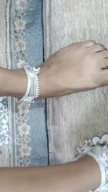 Desi footjob by hot bhabhi | Clip 1