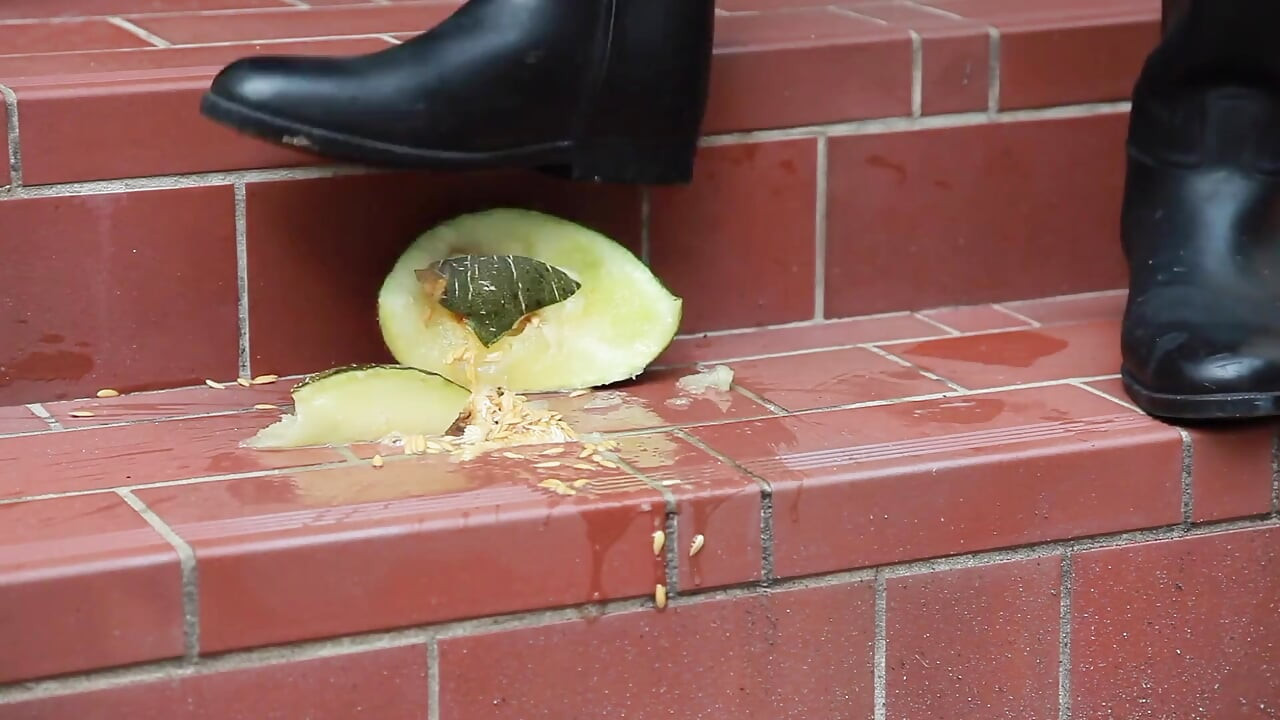 The Horny Rubber Gardener - Crushing Vegetables & Boot Care
