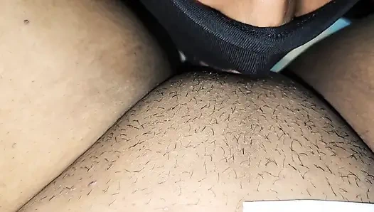 Сводной сестры нет дома, поэтому я трахнула мою.часть 01