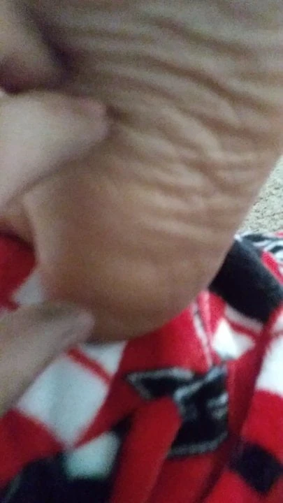 Cum on my wifes feet