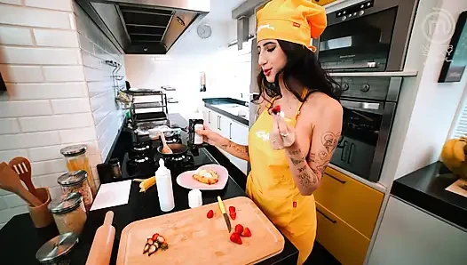 Горячая лесбийская латиноамериканская кухня — Часть 2 — SFW