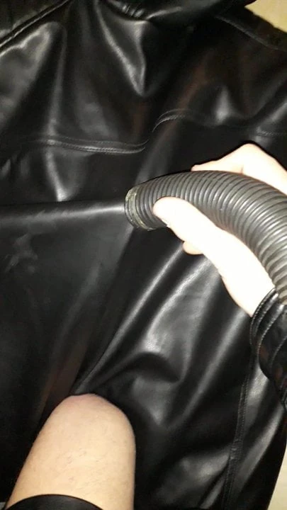 Vacuum cleaner my coolcat leather jacket