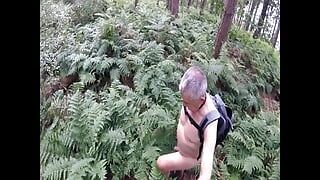 Tylko spacer po lesie