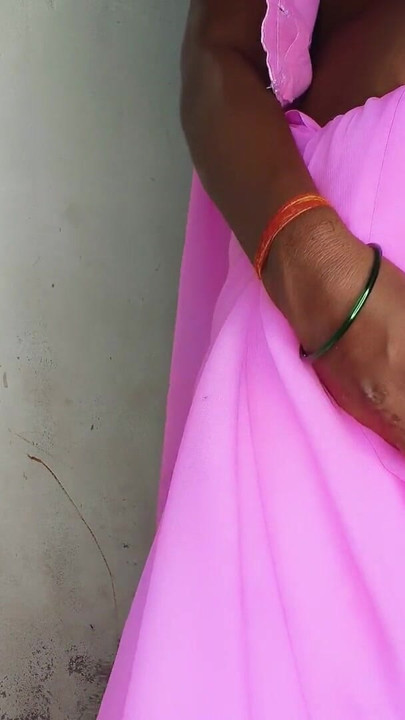 Jestem Hinduską gotową na seks w różowej indyjskiej sari. | Clip 2