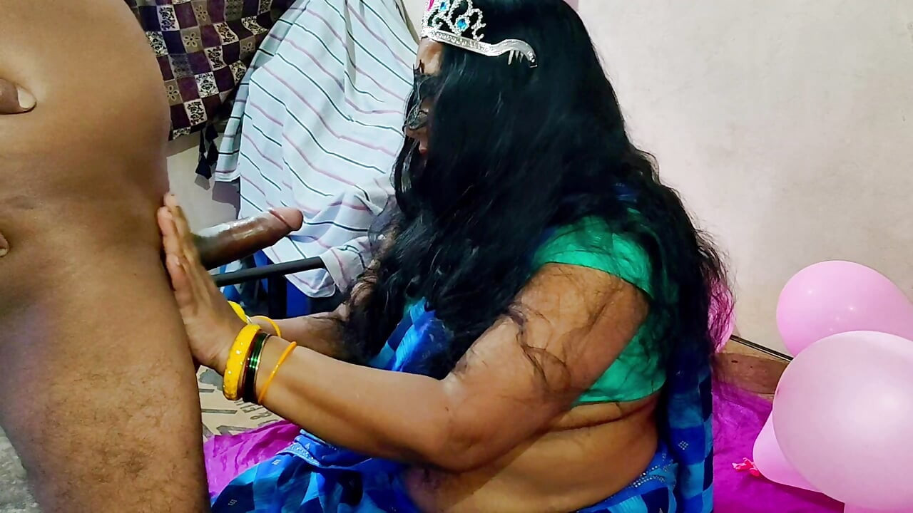 Dona de casa indiana no aniversário